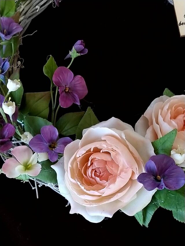 ☆クレイフラワー作品（薔薇とスミレのリース）☆ | iichi 日々の