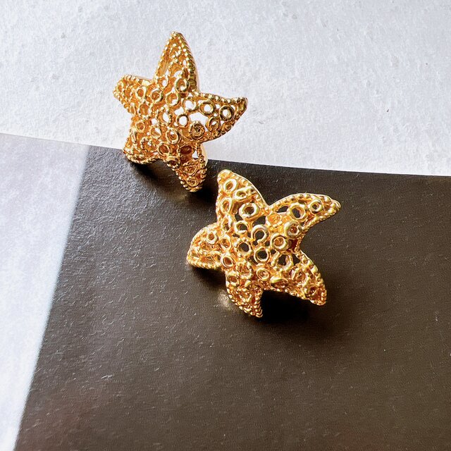 P475-ヴィンテージピアス・U.S.A. Gold-tone openwork design starfish motif | iichi  日々の暮らしを心地よくするハンドメイドやアンティークのマーケットプレイス