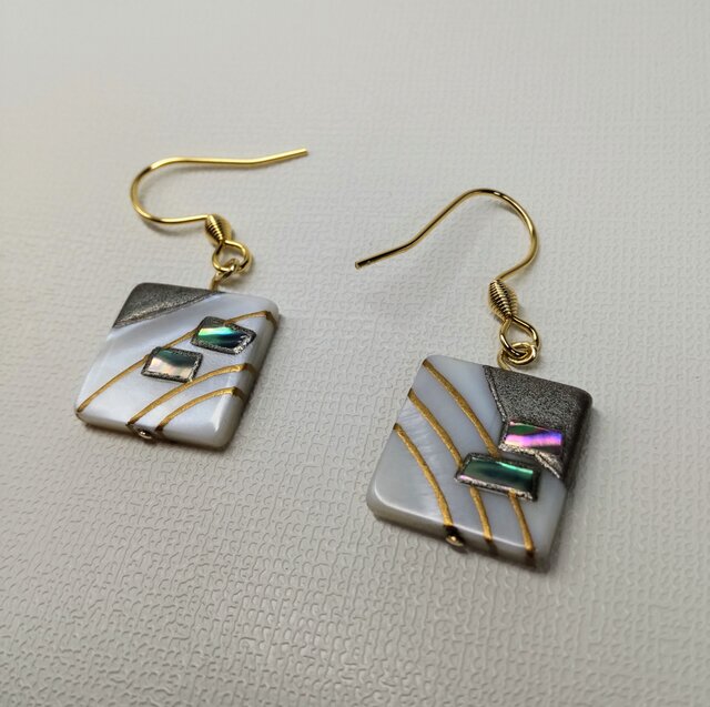 [期間限定セール]ピアス　両耳　白蝶貝　螺鈿 期間限定セール]ピアス 両耳 白蝶貝 螺鈿 白蝶貝 ピアス」の人気