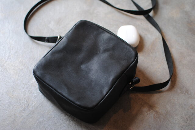 プエブロレザースクエアショルダーバッグ（ba-1) | iichi 日々の暮らし