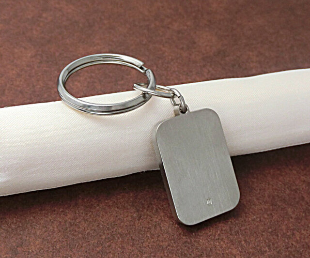 Bristol キーホルダー ダイヤモンド型 金属製 純チタン製ダイヤカットプレート・キーホルダー（チタン）【市松模様