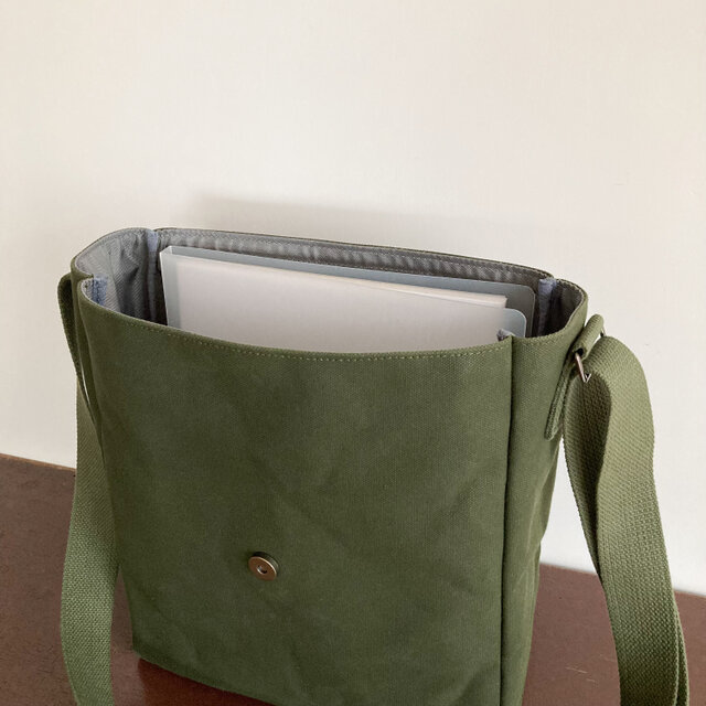 スクエアフラップショルダー オリーブドラブ / 6号帆布 | iichi 日々の