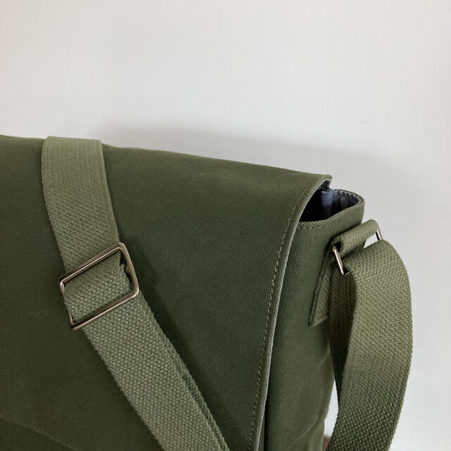 スクエアフラップショルダー オリーブドラブ / 6号帆布 | iichi 日々の