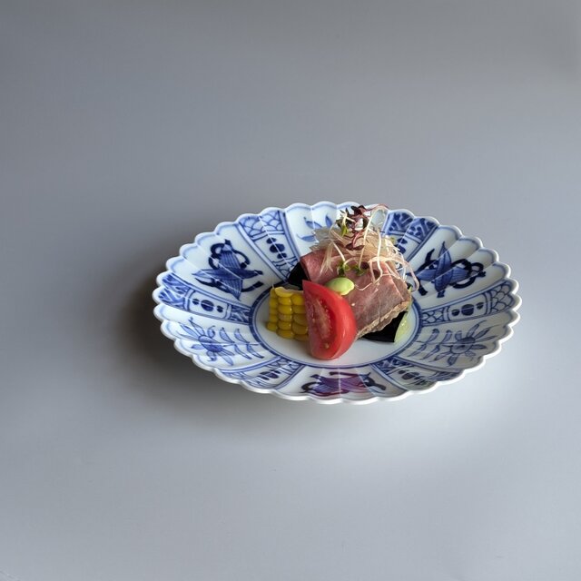 染付芙蓉手 菊型皿21cm | iichi 日々の暮らしを心地よくする