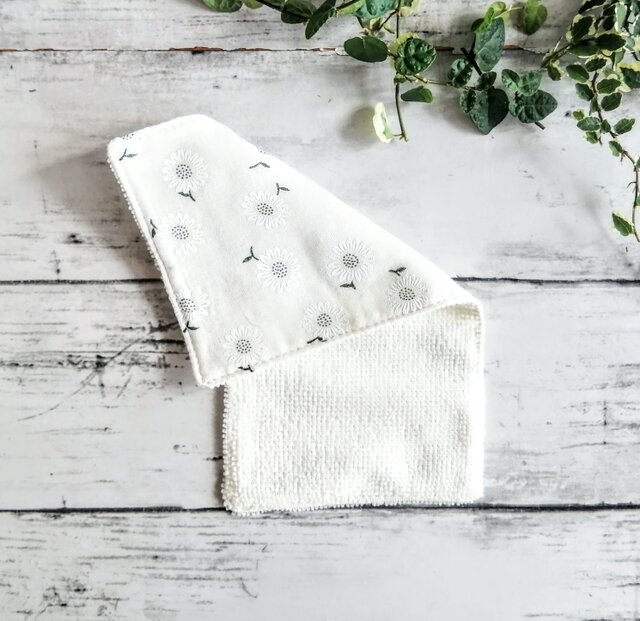 マーガレットの刺繍 ハーフハンカチ フォーマル ガーゼハンカチタオル