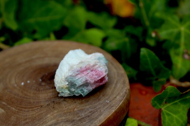 ルベライト バイカラートルマリン 原石 | iichi 日々の暮らしを