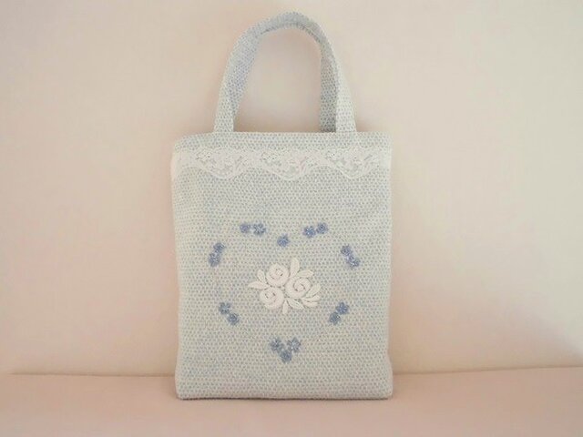 ビーズ刺繍入り水色バッグの画像1枚目