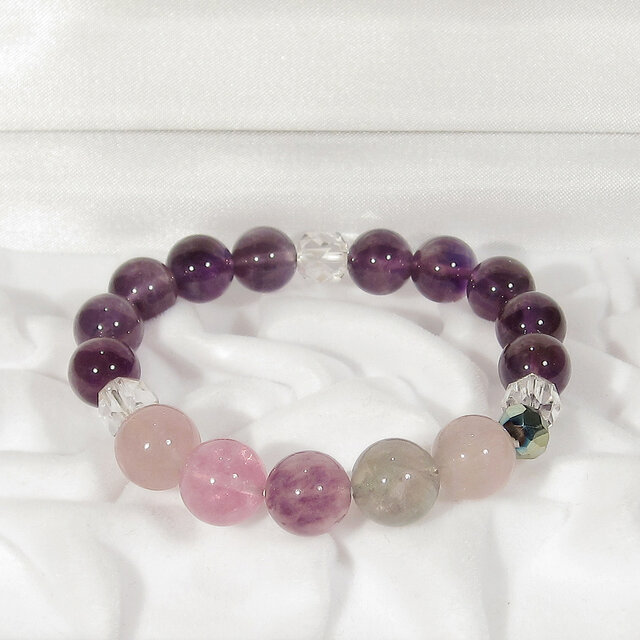 アメシストとフローライト、水晶のブレスレット（内周：15.5cm、天然石、2月と4月の誕生石、紫水晶、クォーツ）