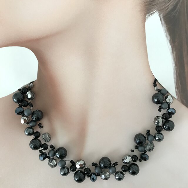 ビーズ 編み クラシカル ネックレス 黒 ブラック パール チェコガラス