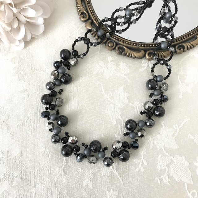 ビーズ 編み クラシカル ネックレス 黒 ブラック パール チェコガラス
