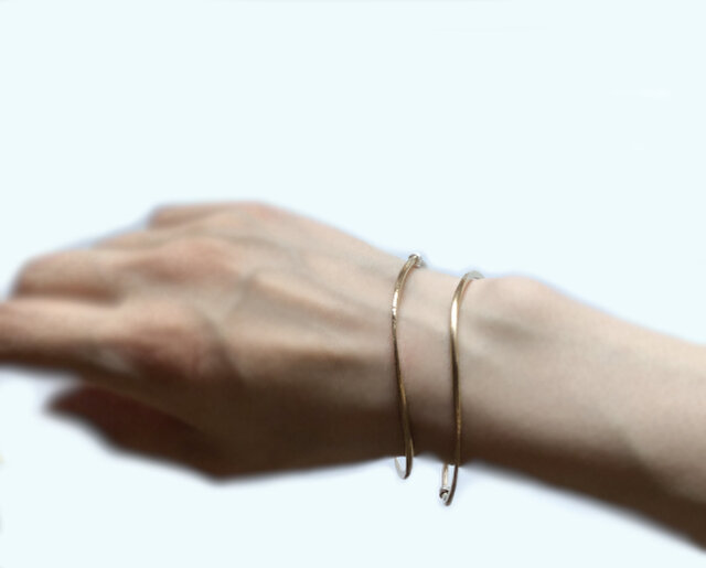 ENB 真鍮バングル　小さめサイズ 中古・古着通販】ENB (イーエヌビー) 真鍮バングル ゴールド