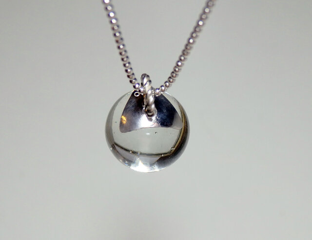ガラス玉の彫金ペンダント 2 | iichi 日々の暮らしを心地よく
