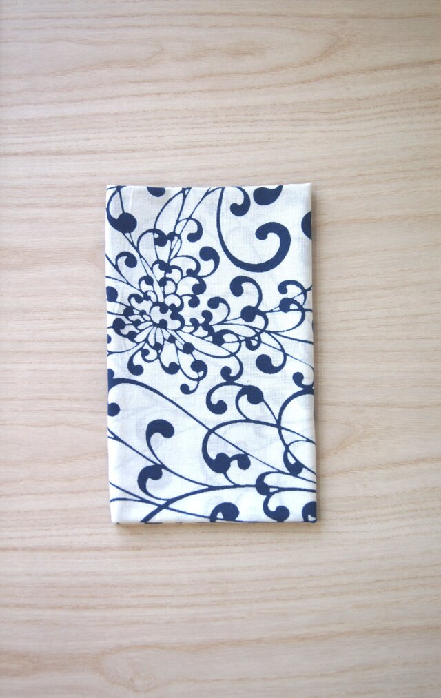 天然藍の型染め手拭い　舞菊