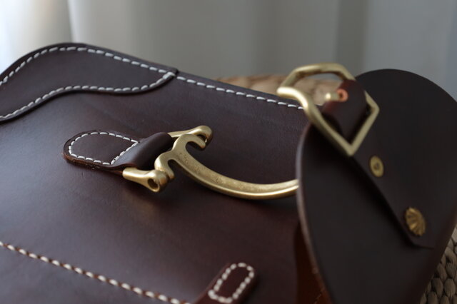 水筒の落ち着き先 】男女ともに使える 本革ショルダーバッグ 手染め