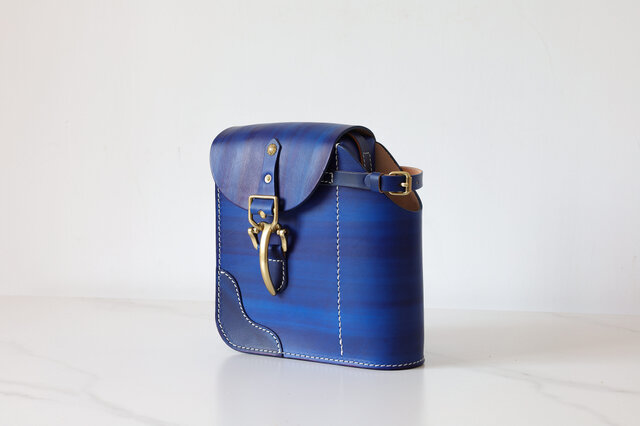 水筒の落ち着き先 】男女ともに使える 本革ショルダーバッグ 手染め