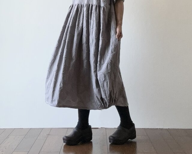 綿麻ドットジャカード織 柔らかなグレー・半袖**雰囲気たっぷりな