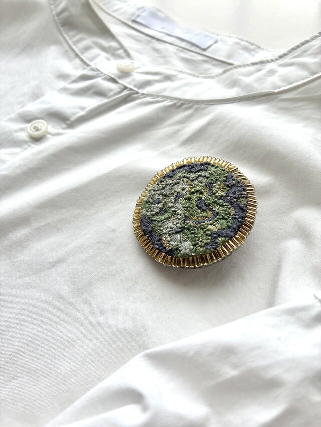 刺繍　ブローチ　ハンドメイド 初めてでも気軽に作れて「かわいい！」と心ときめく、大人のため