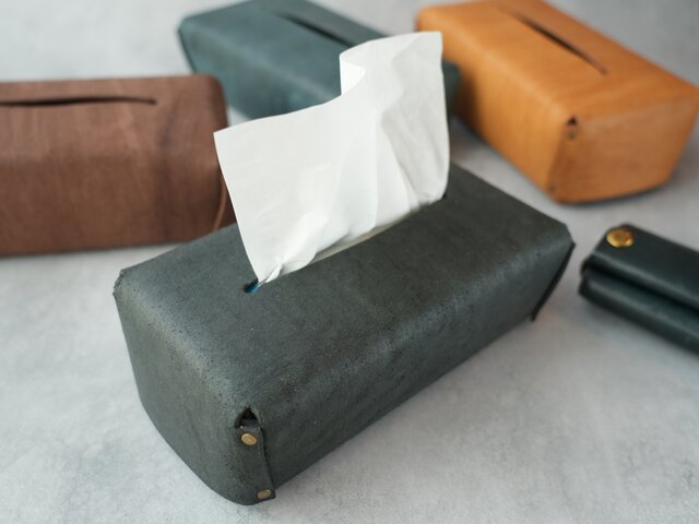 送料無料】栃木レザーの床革ティッシュケース 黒革 一枚革 ※外箱が無い