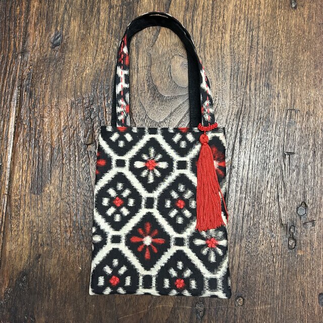 〈古布の小さな手提げバッグ〉