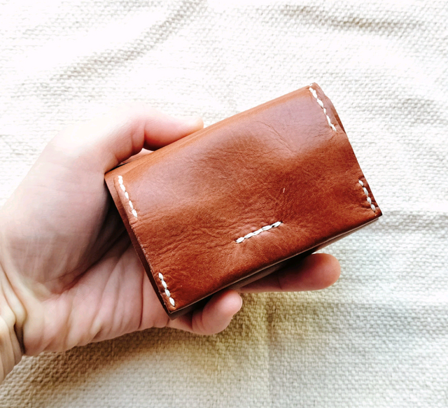 モカブラウンレザー コンパクト財布 手縫い モカブラウンレザー コンパクト財布 手縫い