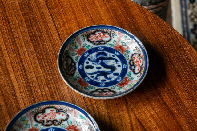 小皿 手塩皿 豆皿 染付 古伊万里 人物風景図 2枚 明治 大正 窯傷 小皿 手塩皿 豆皿 染付 古伊万里 人物風景図 2枚 明治 大正 窯傷 小皿