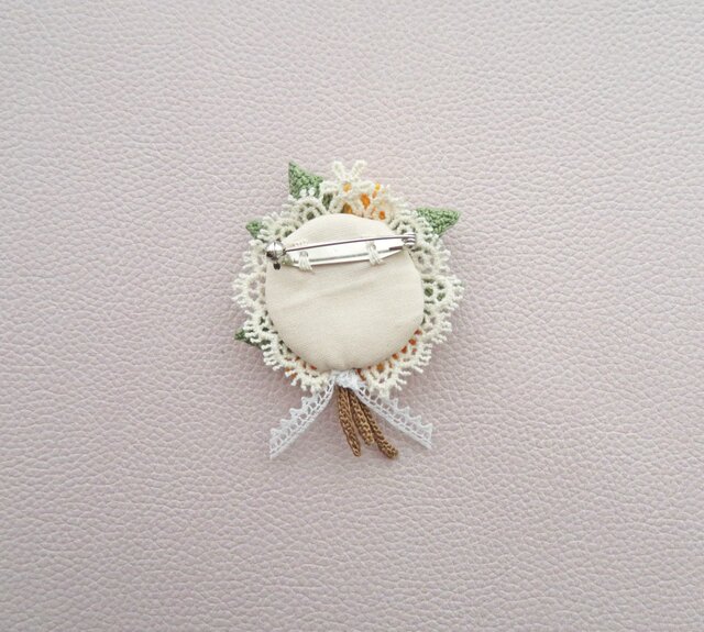 レース編み 金木犀のブーケのブローチ | iichi 日々の暮らしを