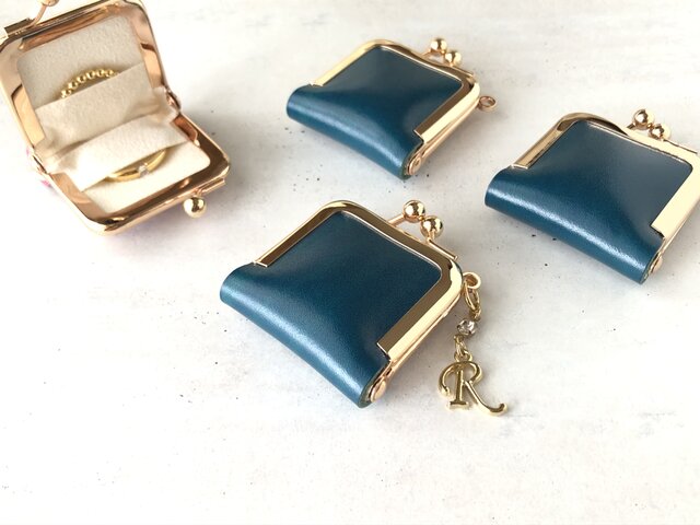 革の宝石》ルガトの〝時を刻む〟アクセサリーケース 本革 琉球ブルー
