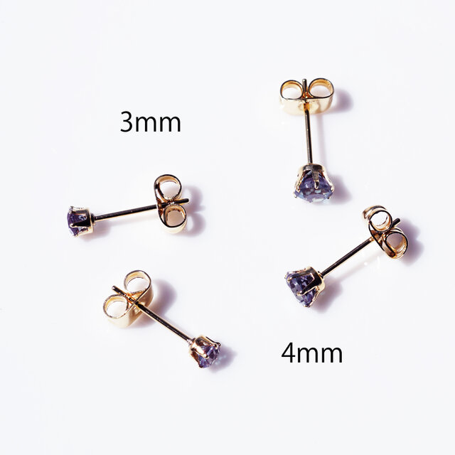 合成アレキサンドライトの3mmピアス・サージカルステンレス ～Neon