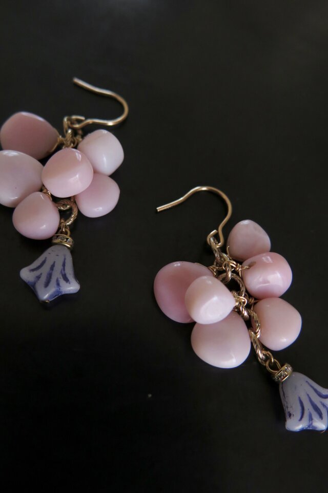 ピンクオパールと花のジャラジャラ14KGFピアス