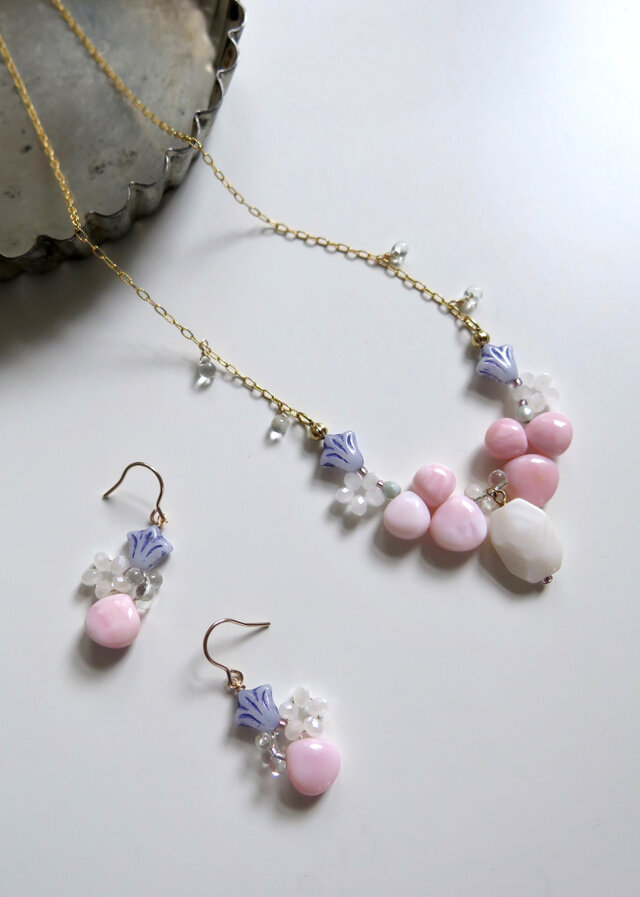 ピンクオパールと花のジャラジャラ14KGFピアス