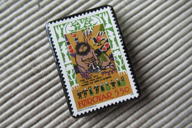 フェロー諸島 童話切手ブローチ9913 | iichi 日々の暮らしを心地よく