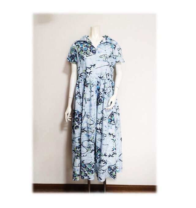 395　１点物　抜き衿レトロワンピース　ロウケツ染め風浴衣地　バスト98ｃｍ　昭和レトロ　イタリアンカラ―　涼しい　夏のお出かけ