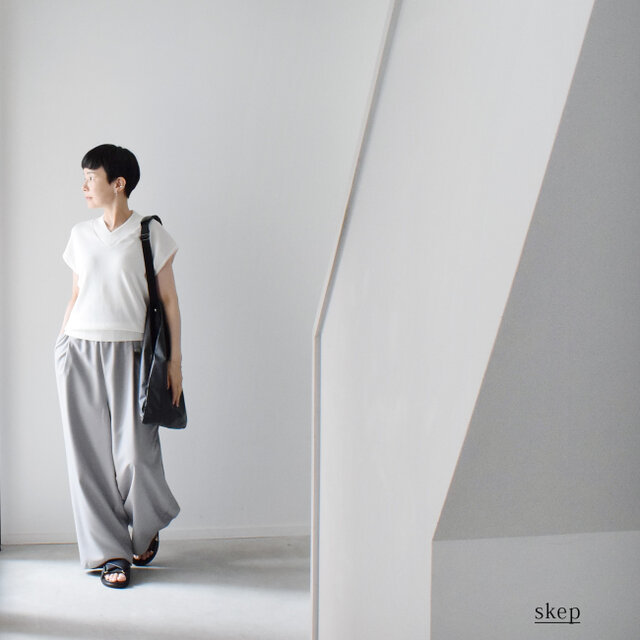 フレンチスリーブVネックニット：白［NT43FSWH］