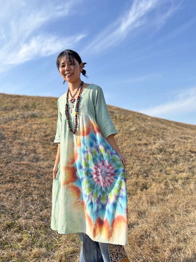 タイダイ染め ロングワンピース Hippies Dye最新作 優しく淡い緑色に