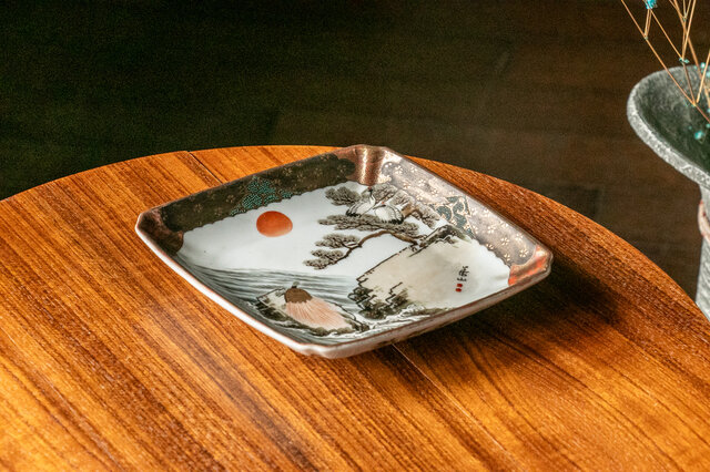 九谷焼 金襴手 鶴亀松文 菱形皿 明治時代 D509 | iichi 日々の