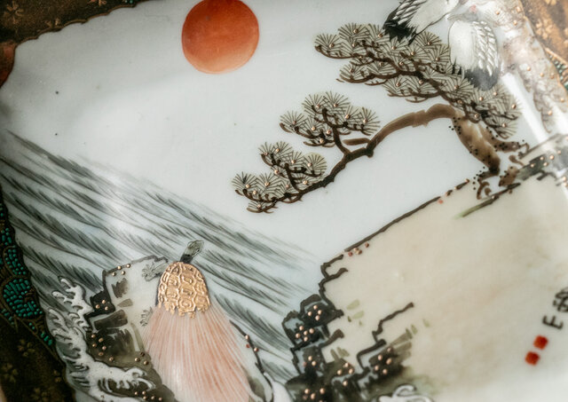 金彩 富士と松と鶴の絵柄 陶磁器 変形皿 5枚セット 明治期 九谷焼 友山製 Yahoo!オークション -「鶴」(九谷) (日本の陶磁)の落札相場