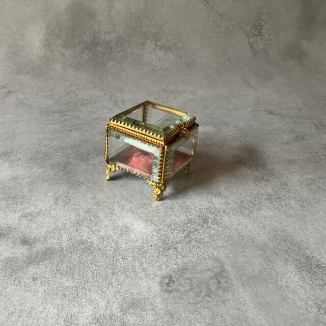 アンティーク　べヴェルドグラスのジュエリーケース