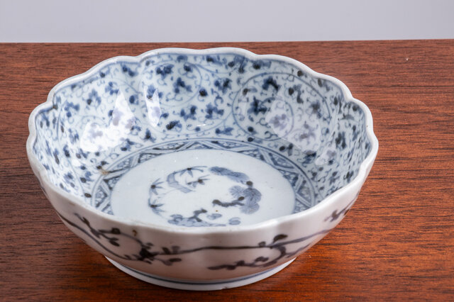 「古伊万里」萩唐草文三段香合 古伊万里」萩唐草文三段重香合 工芸品