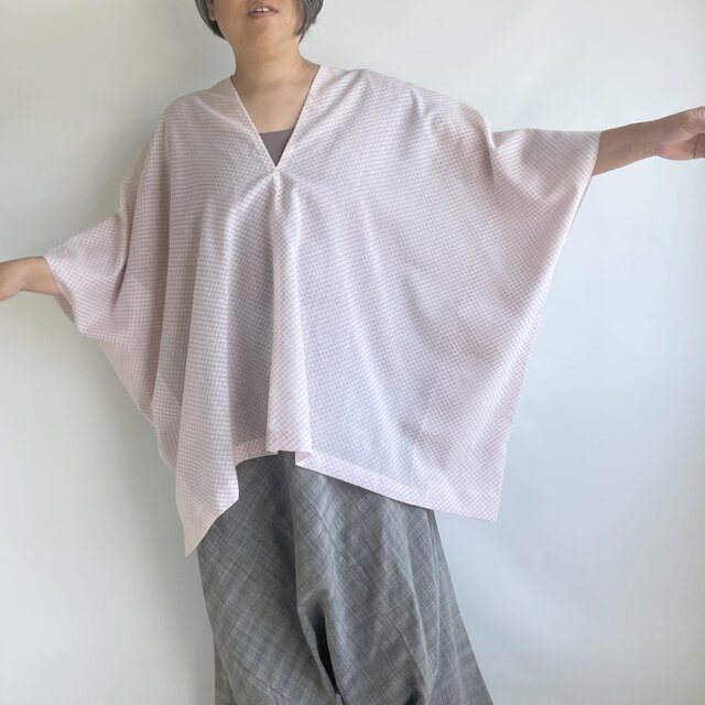 【1点もの】縦づかいのワイドプルオーバー --ウールモスリン襦袢地 白にピンクの鹿子模様（ヴィンテージ） V-WP292