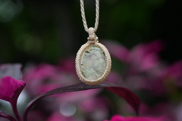 白い霧と光☆ホワイトガーデンクォーツ マクラメネックレス1641