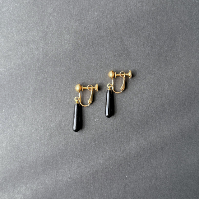 20×5 漆黒 オニキス/黒瑪瑙  K18GP イヤリング - Long Drop