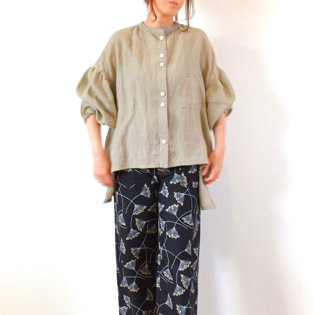 やわらかリネン100％ バンドカラー ギャザースリーブ ブラウス/ナッツ