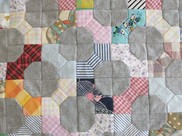 作家様　パッチワークブランケット パッチワークのブランケット 大きめ | iichi 日々の暮らしを