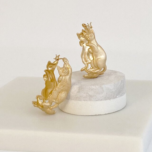 猫の運動会ピアス