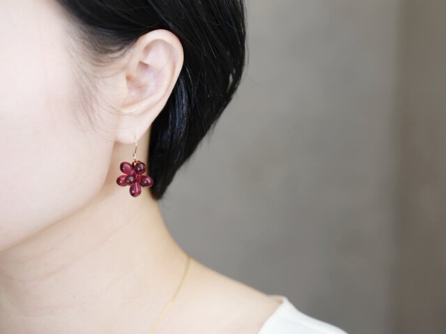 14kgfピアス】山葡萄 ワイン ／ バーガンディ プラム | iichi 日々の