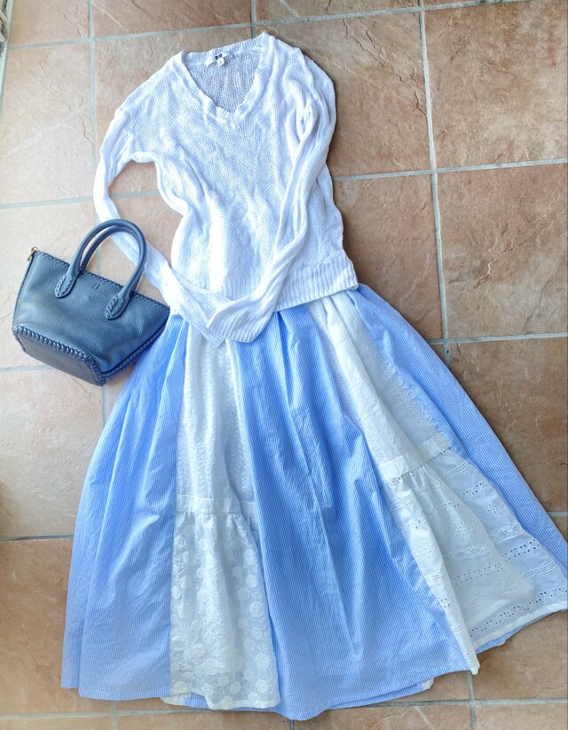 ストライプとレースのスカート