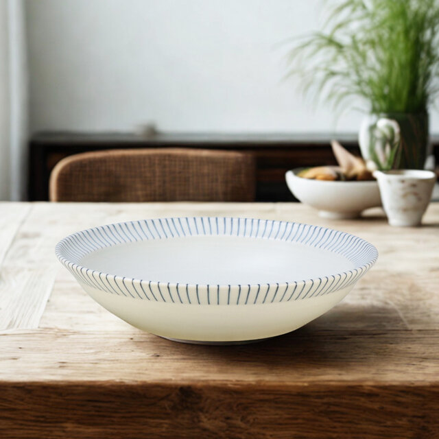 手描き深皿　縁青十草【砥部焼】