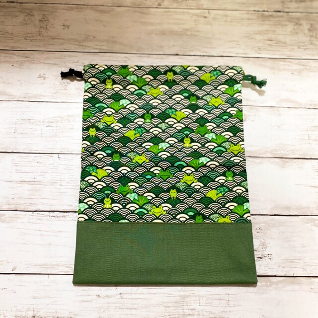 巾着袋　大　【和柄・青海波×蛙★緑】