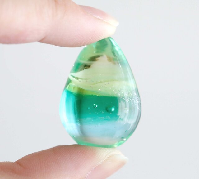 ガラスの雫の小さなオブジェ 「water forest」 | iichi 日々の