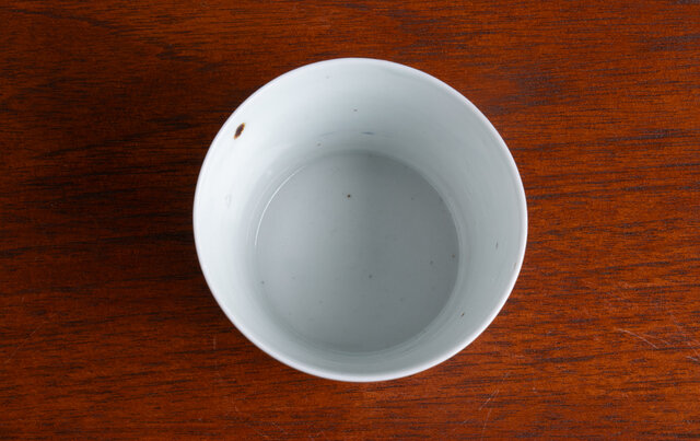 古伊万里　染付　草花紋の図　蕎麦猪口　江戸期　A1174AS-CDd 古伊万里 染付 草花文 蕎麦猪口 江戸後期 | iichi 日々の暮らし